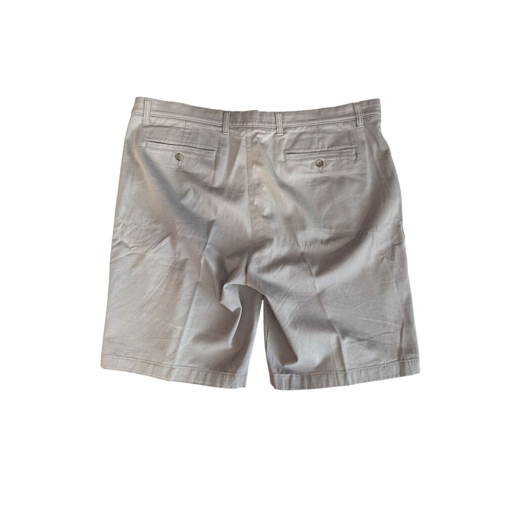 Roundtree & Yorke Men's Gray Classic Flat Front Shorts (Size 42) - Picture 4 of 8